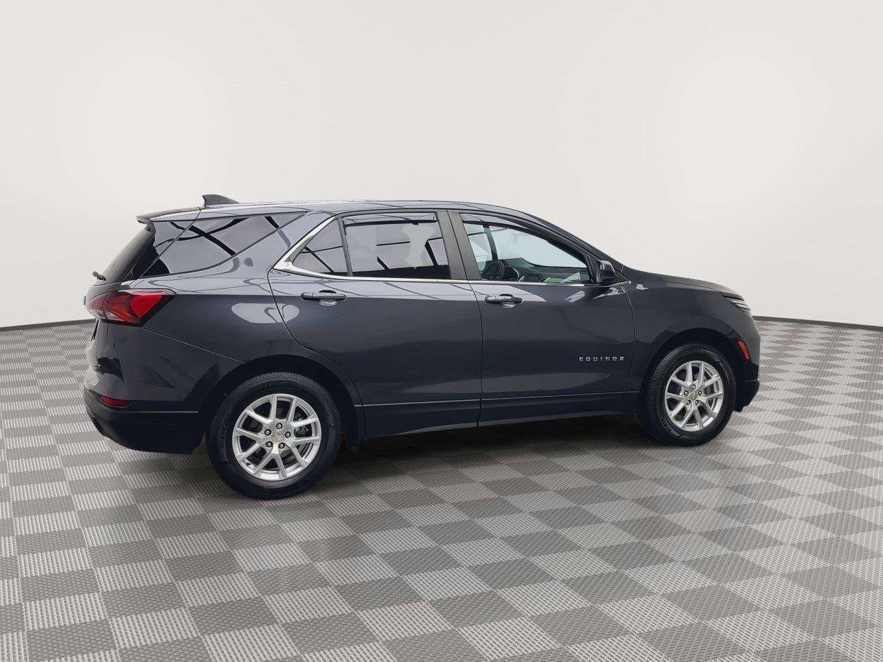 Used 2023 Chevrolet Equinox LT AWD/4WD image 36