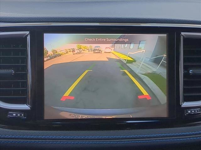 Used 2021 Chrysler Pacifica Touring FWD image 13