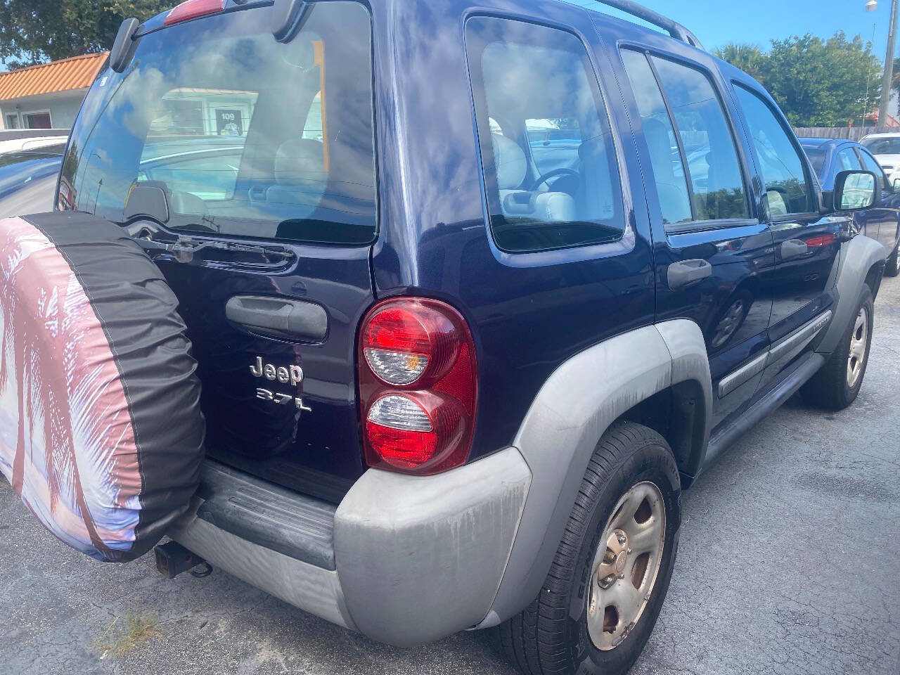 Used 2007 Jeep Liberty Sport RWD image 3