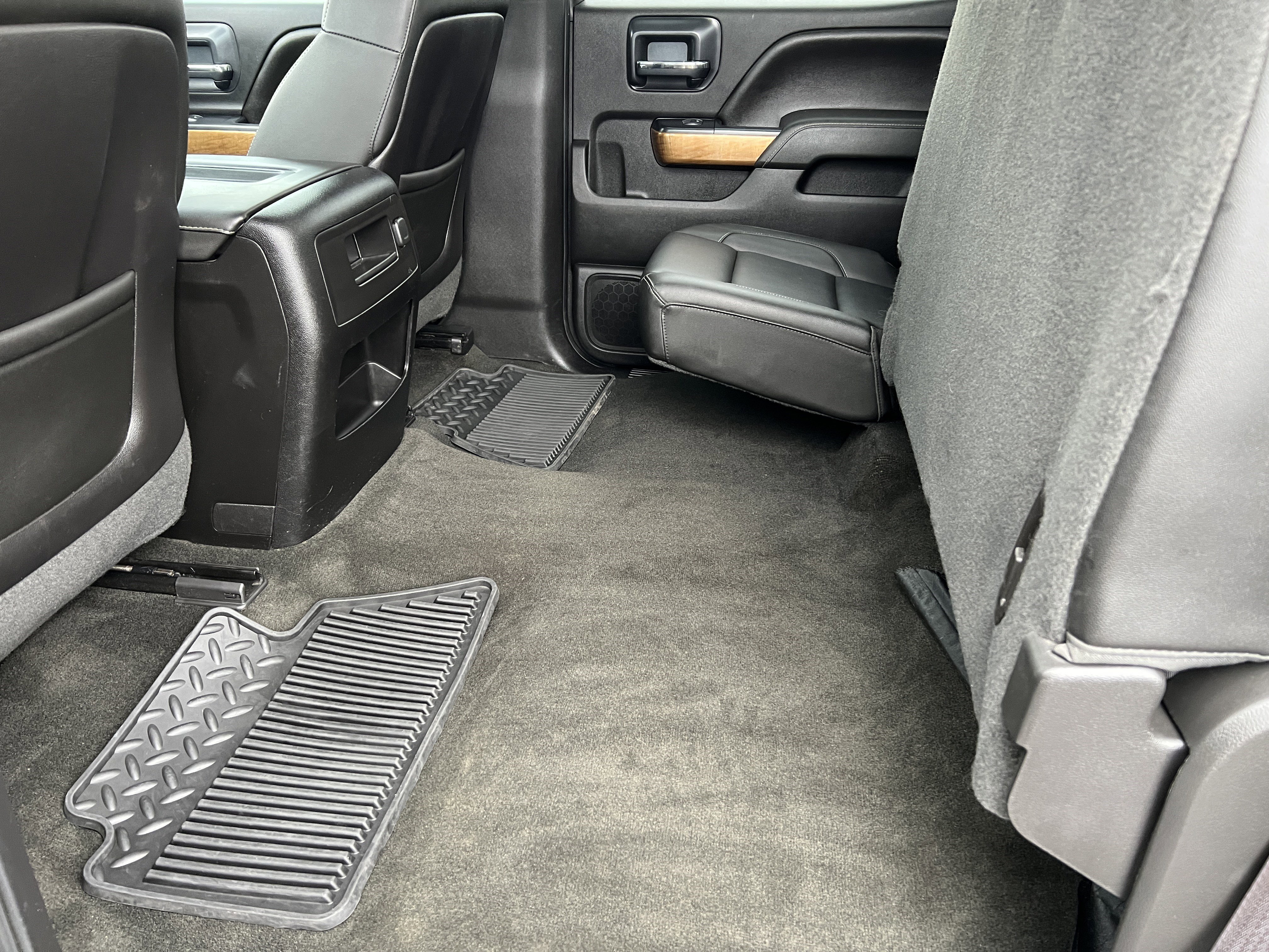 Used 2015 Chevrolet Silverado 3500 LTZ w/ Duramax Plus Package AWD/4WD image 18