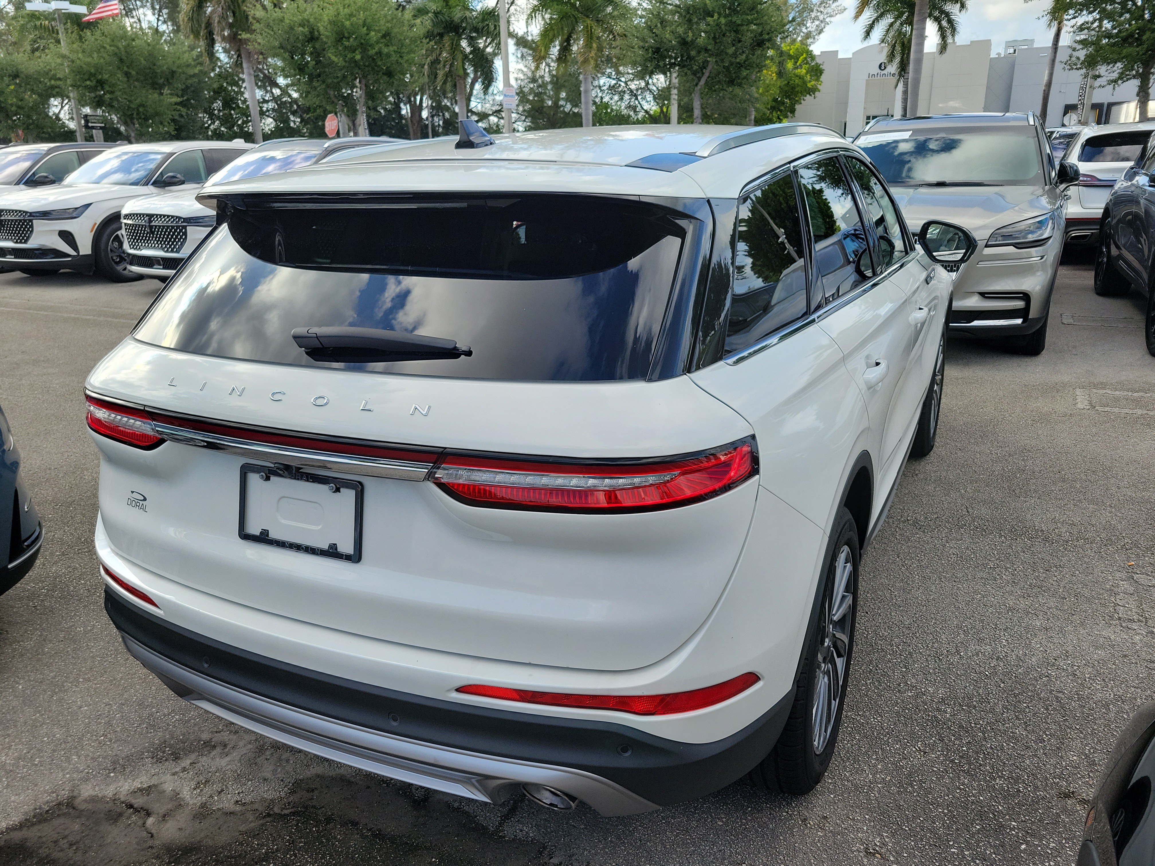 Certified 2024 Lincoln Corsair Reserve FWD image 3