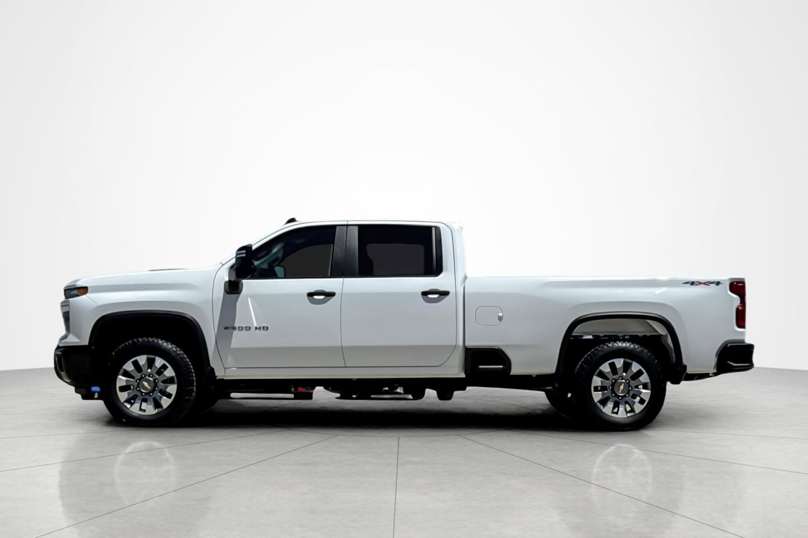 Used 2025 Chevrolet Silverado 2500 Custom w/ Custom Value Package AWD/4WD image 2