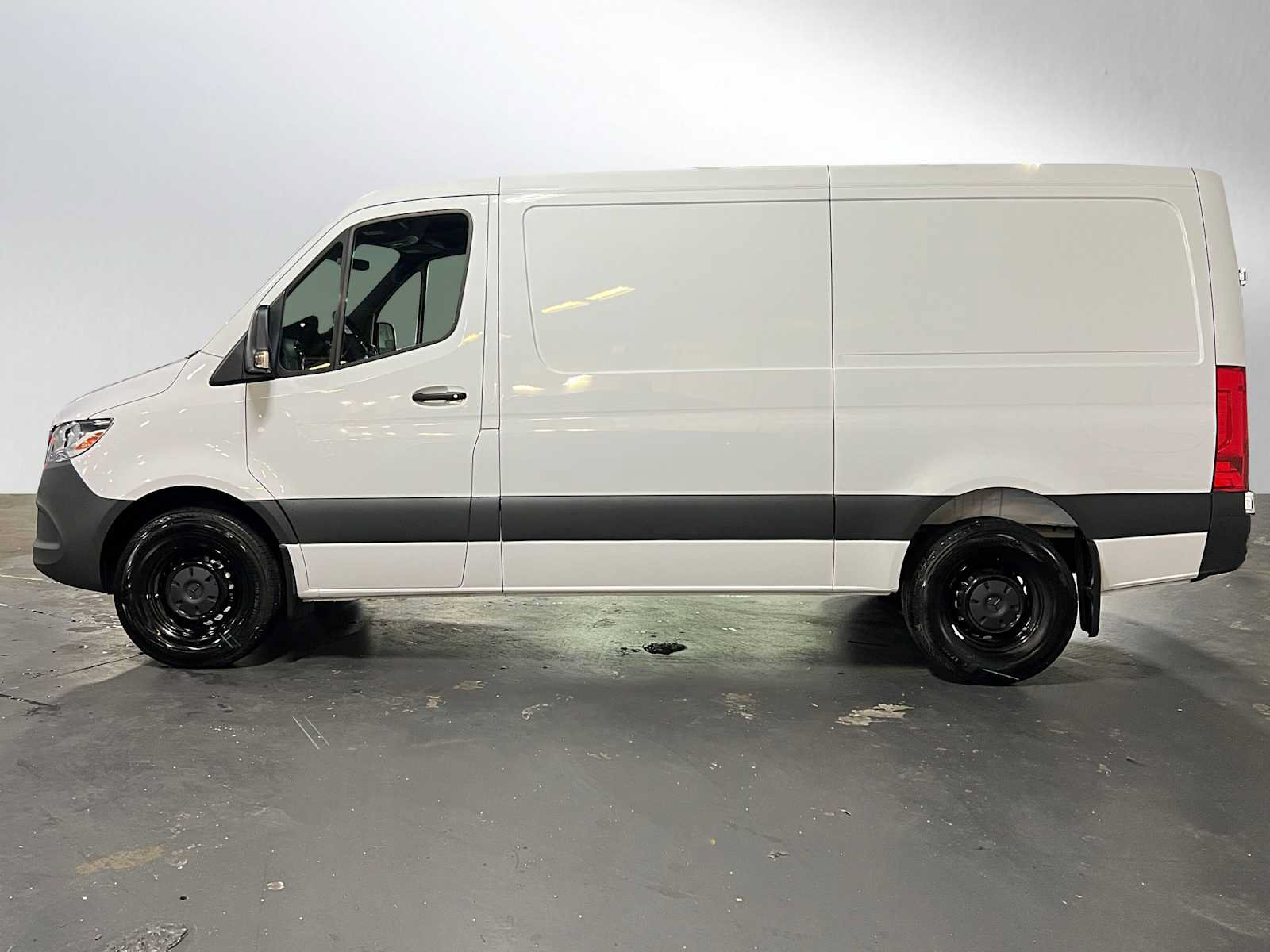 Used 2025 Mercedes-Benz Sprinter 2500 image 6
