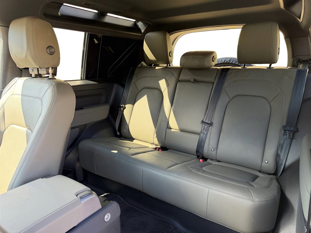 Used 2023 Land Rover Defender 90 S image 13