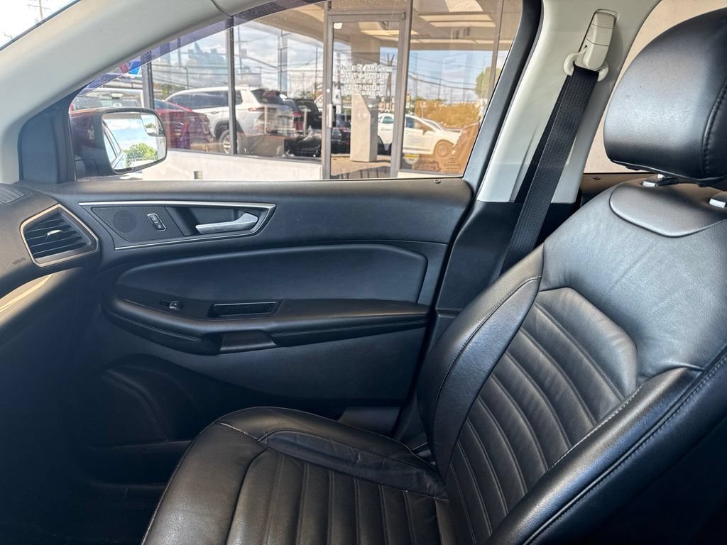Used 2016 Ford Edge SEL w/ Equipment Group 201A AWD/4WD image 24