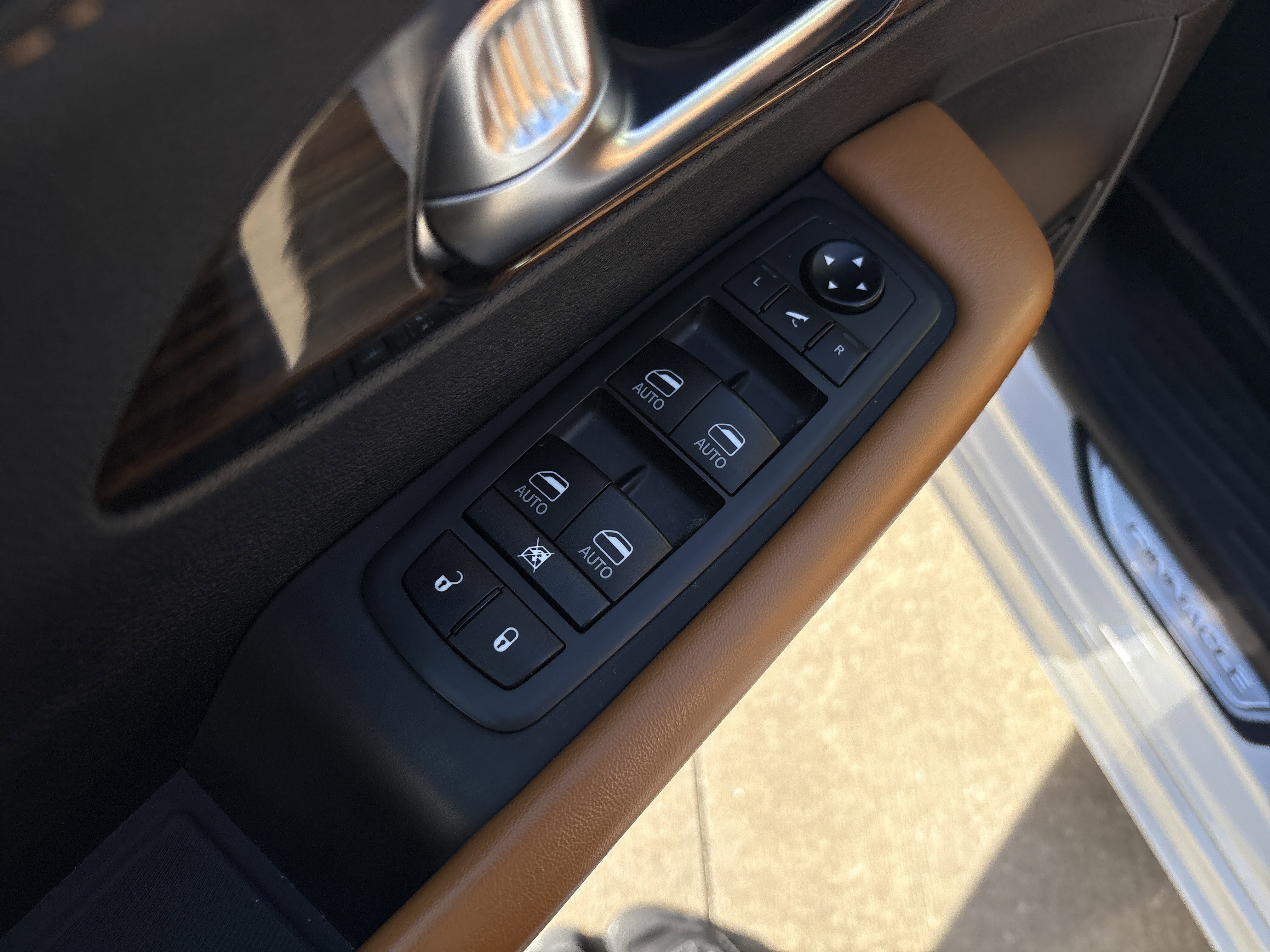 Used 2021 Chrysler Pacifica Pinnacle image 14