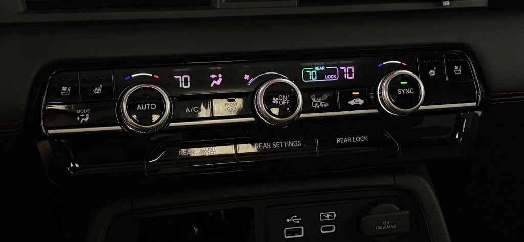 Used 2025 Honda Pilot Black Edition image 20