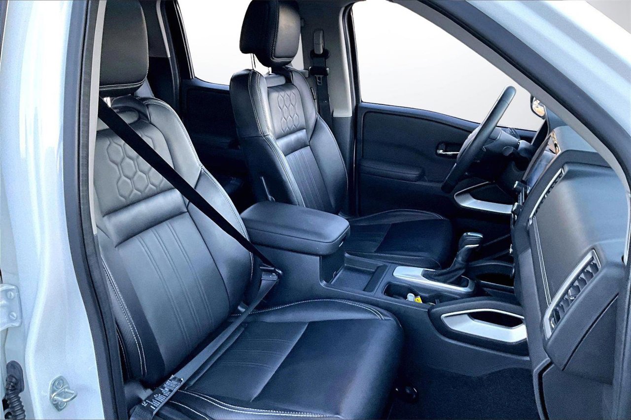 Used 2024 Nissan Frontier SL w/ Technology Package image 22