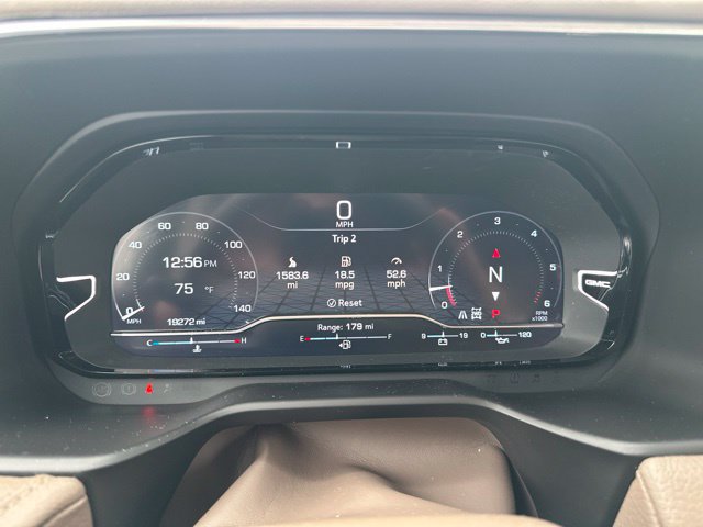 Used 2023 GMC Yukon XL Denali AWD/4WD image 12