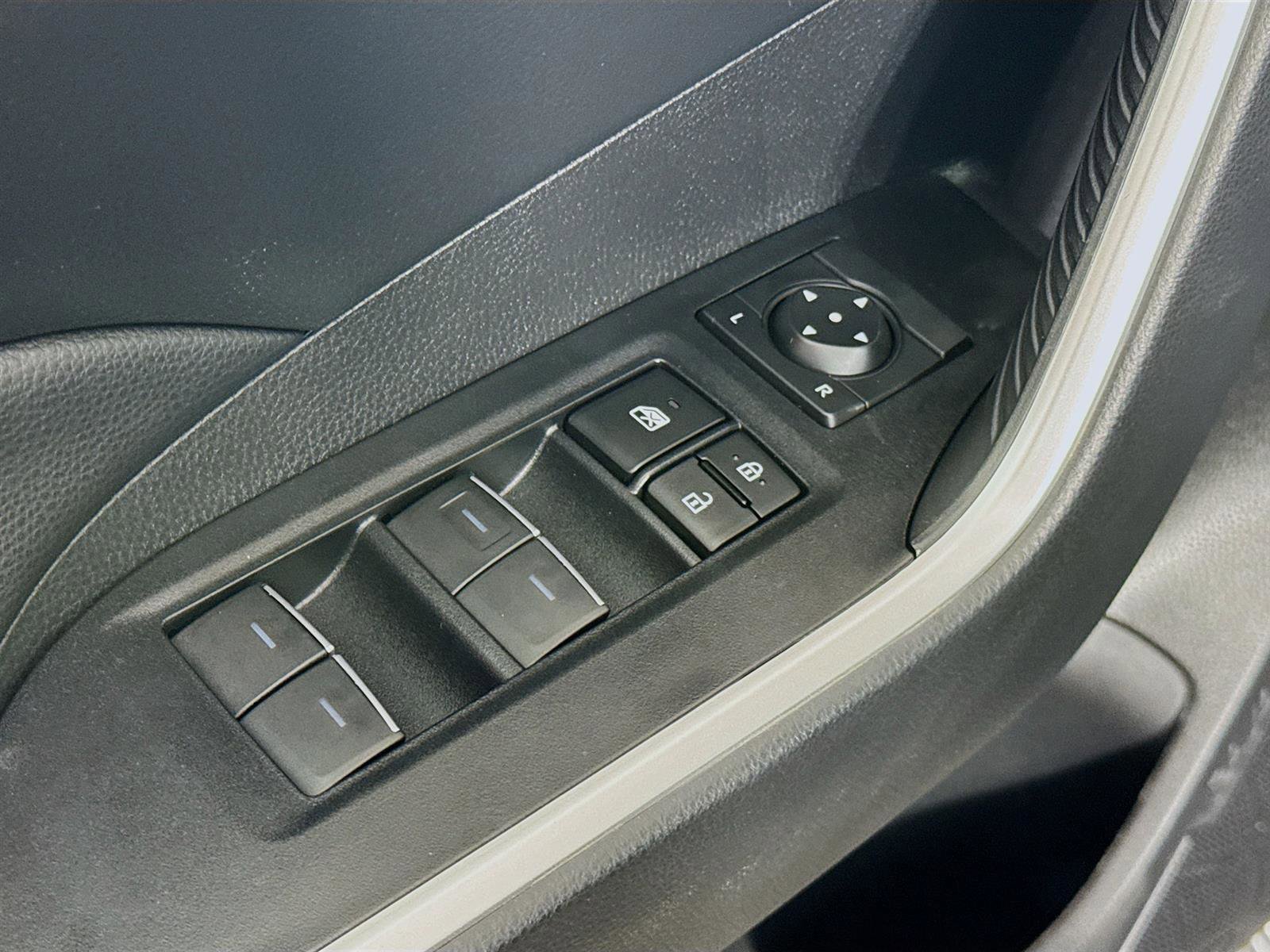 Used 2024 Toyota RAV4 XLE image 21