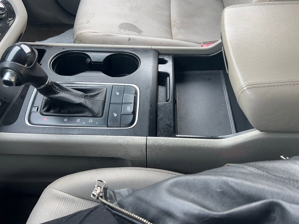 Used 2015 Kia Sedona LX w/ LX Convenience Package image 18