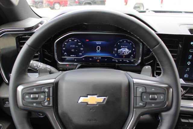 Used 2023 Chevrolet Silverado 1500 High Country w/ Technology Package image 18