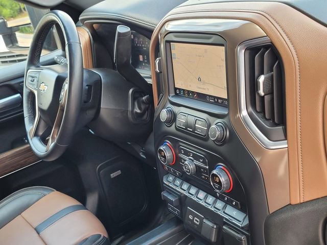 Used 2021 Chevrolet Silverado 1500 High Country w/ Technology Package AWD/4WD image 11