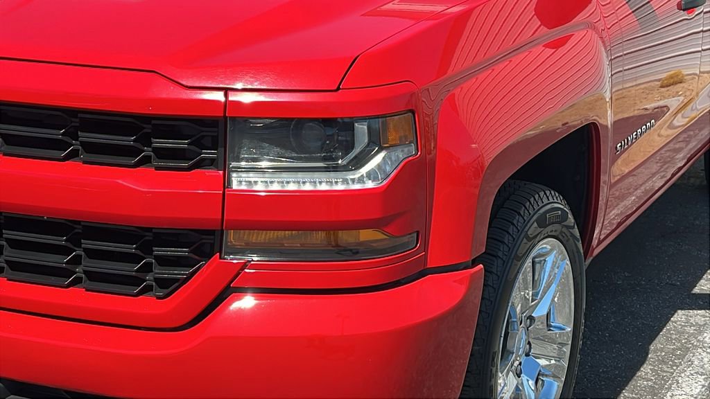Used 2018 Chevrolet Silverado 1500 Custom w/ Custom Value Package RWD image 3