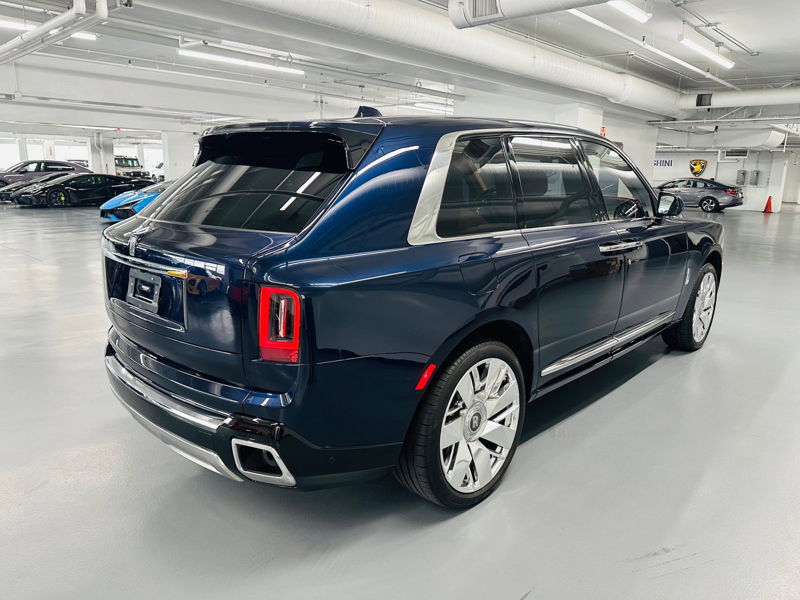 Certified 2025 Rolls-Royce Cullinan AWD/4WD image 5