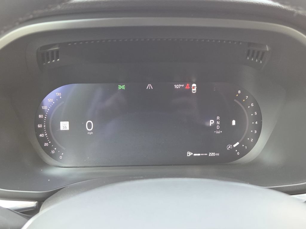 Used 2023 Volvo XC60 B5 Plus AWD/4WD image 27