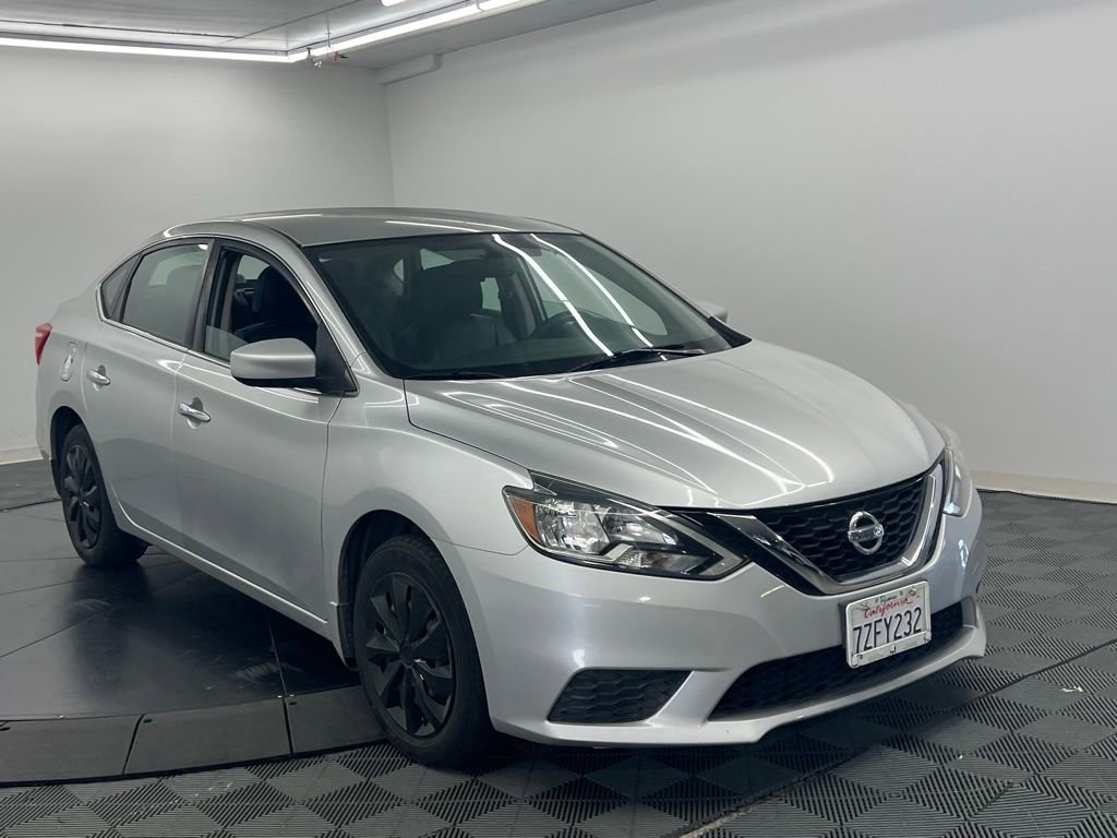 Used 2017 Nissan Sentra SV image 2