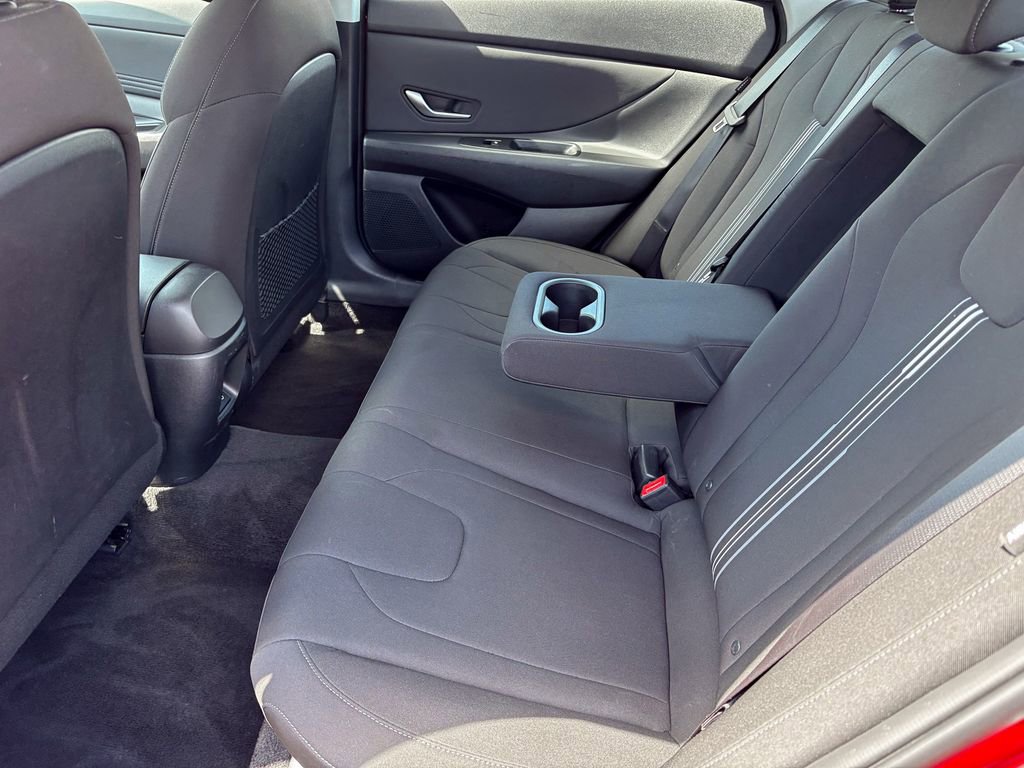 Used 2025 Hyundai Elantra SEL FWD image 42