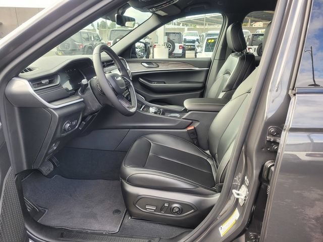 New 2026 Jeep Grand Cherokee Limited AWD/4WD image 9