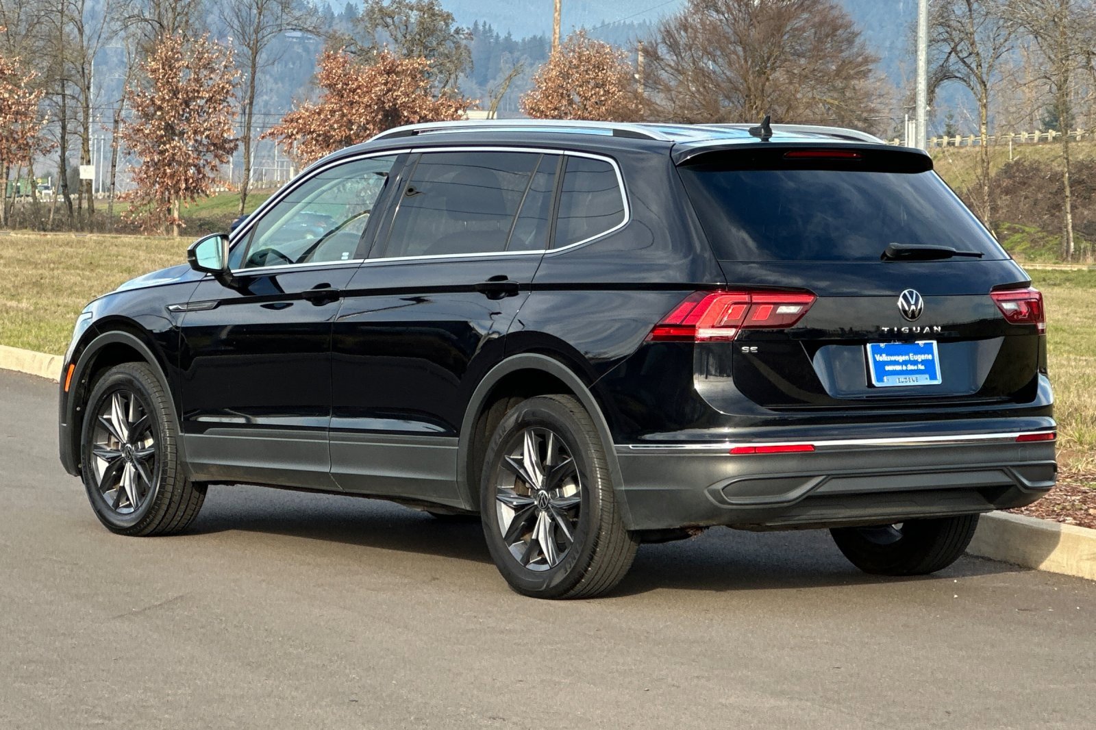 Used 2022 Volkswagen Tiguan SE image 5