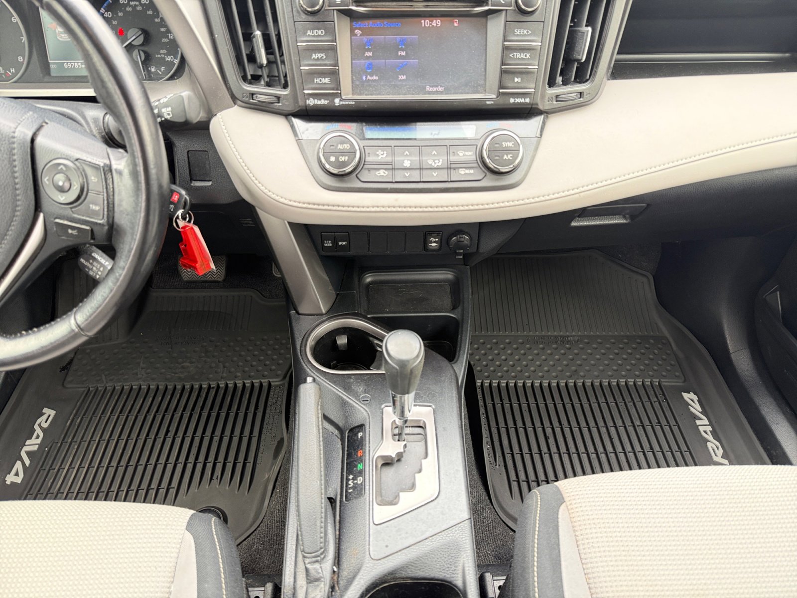 Used 2017 Toyota RAV4 XLE image 11