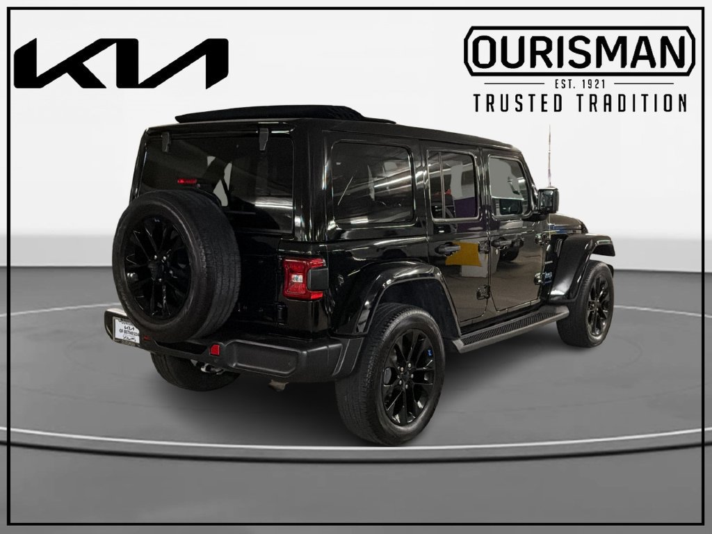 Used 2023 Jeep Wrangler Unlimited Sahara w/ Cold Weather Group AWD/4WD image 4