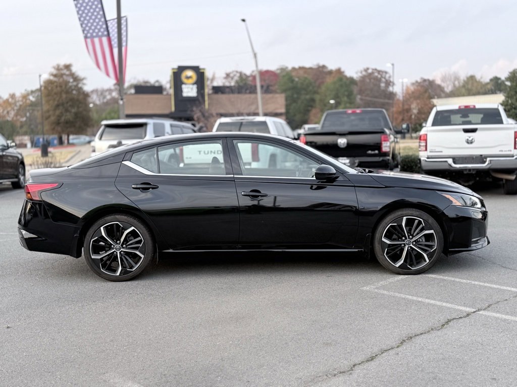 Used 2024 Nissan Altima 2.5 SR image 8