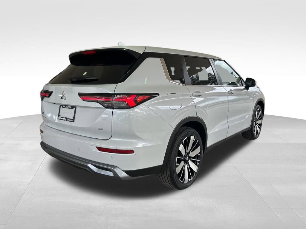 New 2026 Mitsubishi Outlander SE image 3