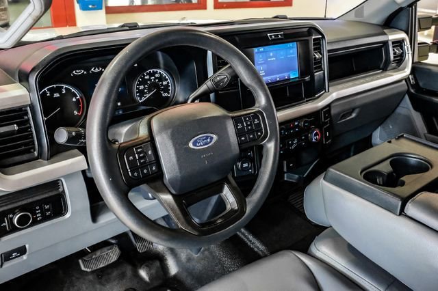 Used 2025 Ford F350 XL w/ FX4 Off-Road Package image 5