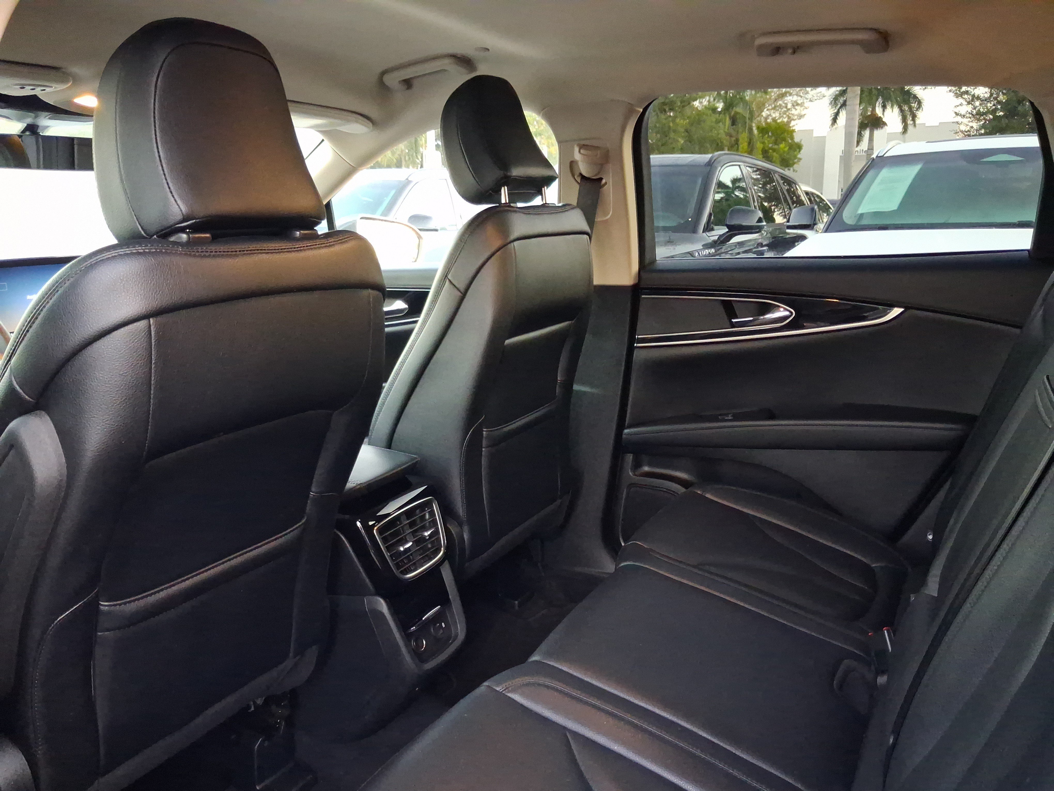 Certified 2022 Lincoln Nautilus FWD w/ Premium Package image 5