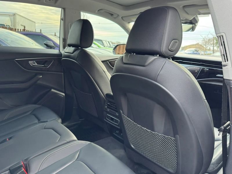 Used 2022 Audi Q8 Premium w/ Convenience Package image 24