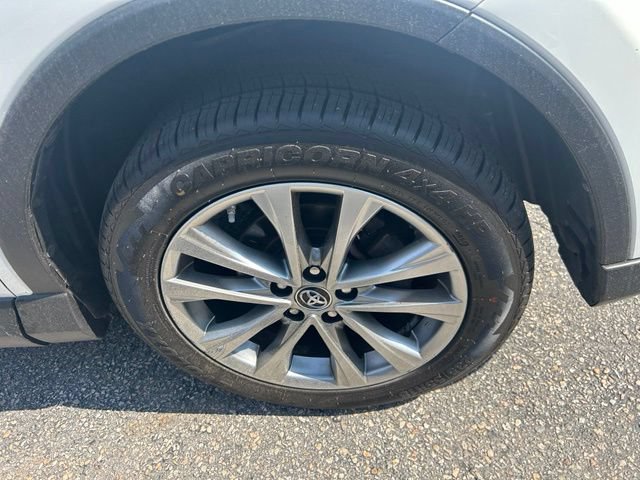 Used 2016 Toyota RAV4 Limited AWD/4WD image 2