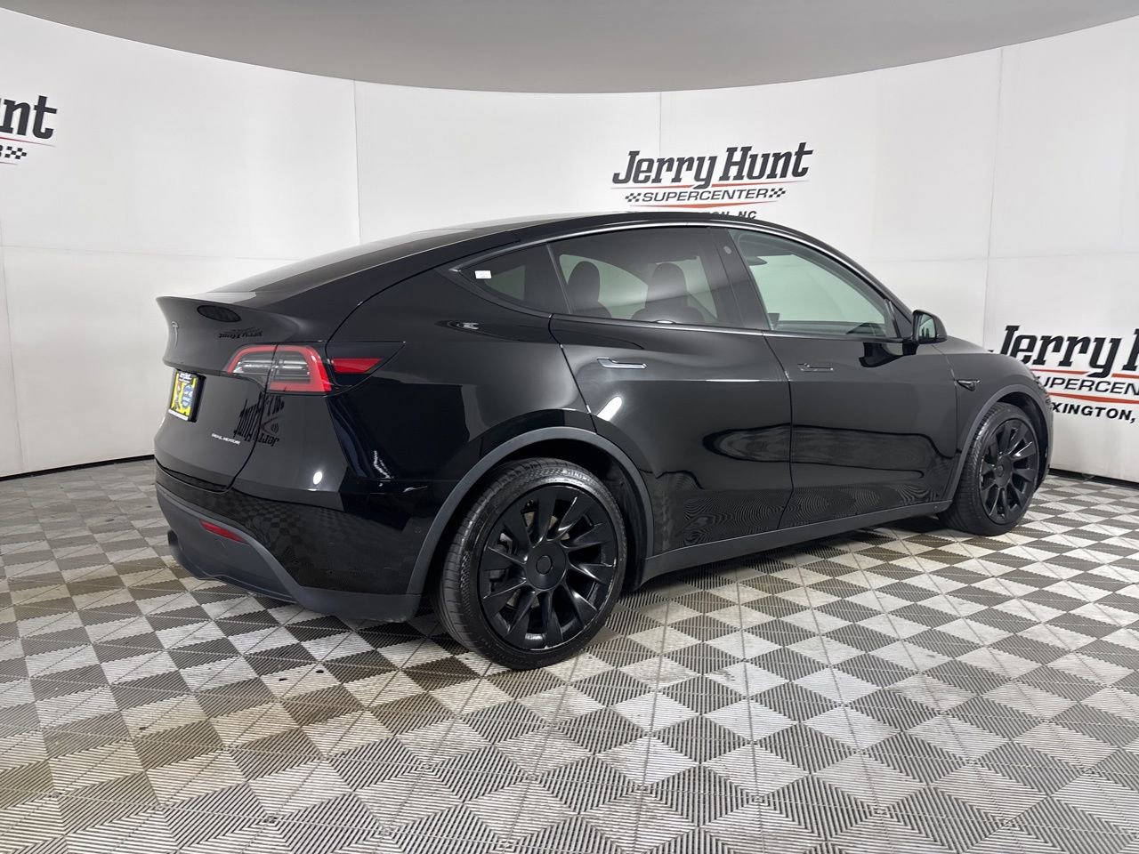 Used 2022 Tesla Model Y Long Range image 4
