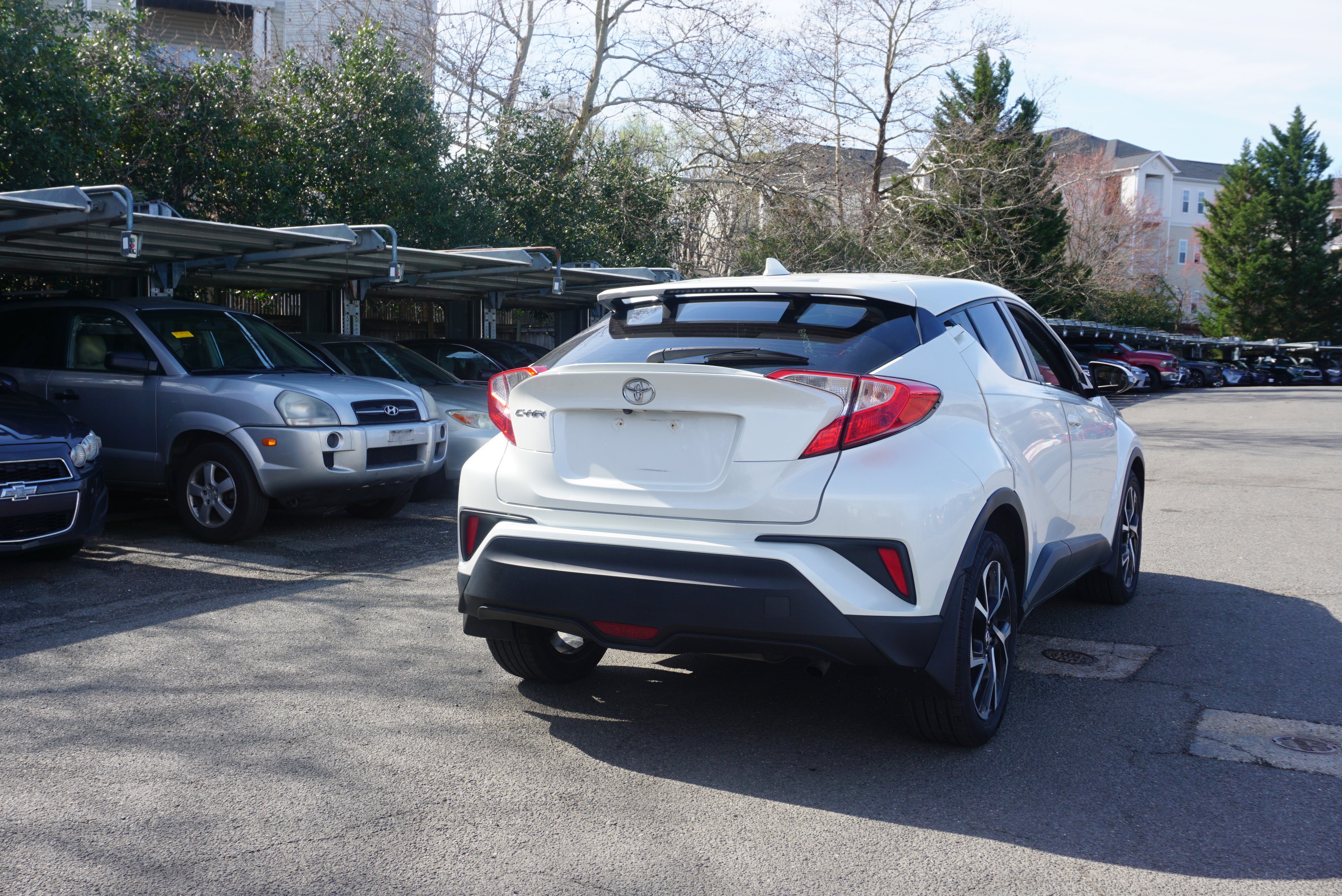 Used 2018 Toyota C-HR XLE image 4
