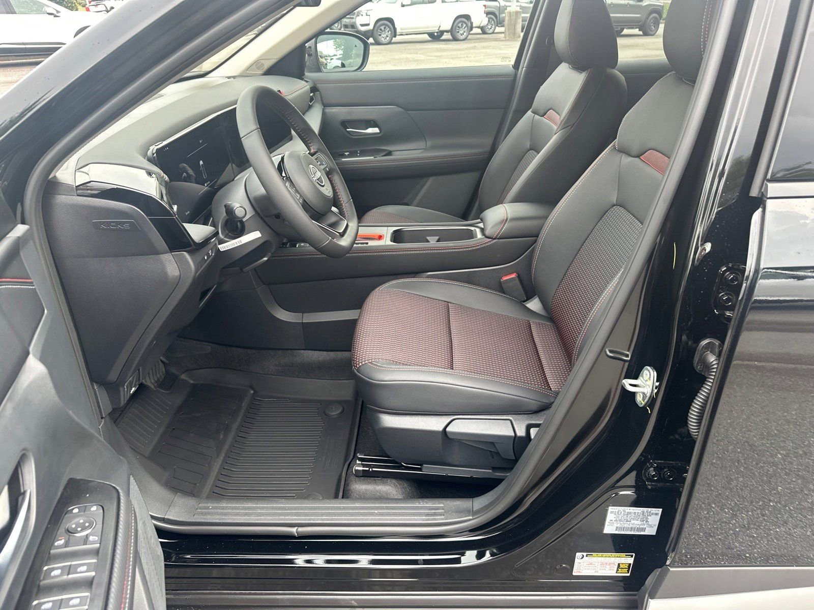 New 2026 Nissan Kicks SR image 9