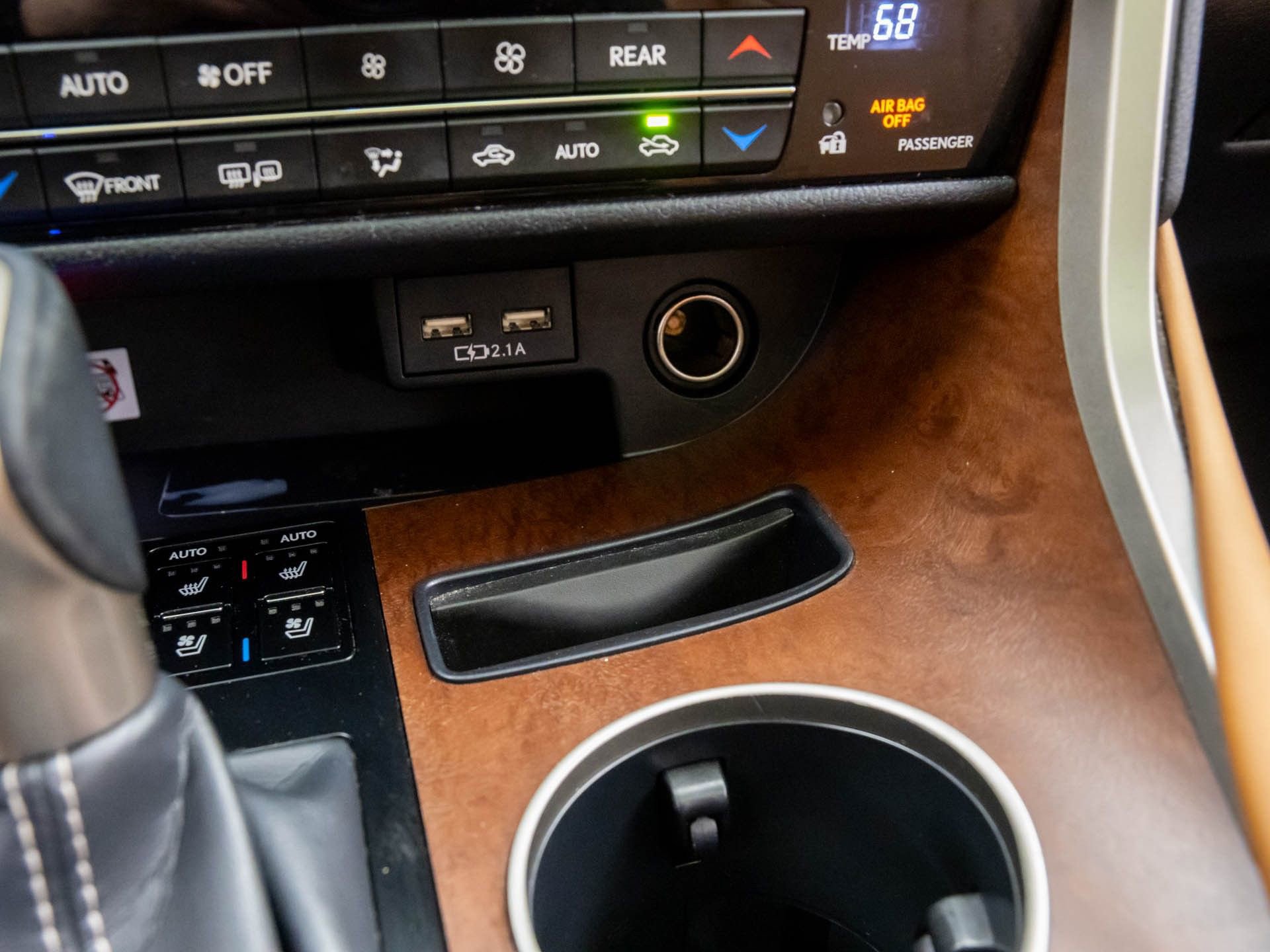 Used 2022 Lexus RX 350L Premium w/ Premium Package image 29