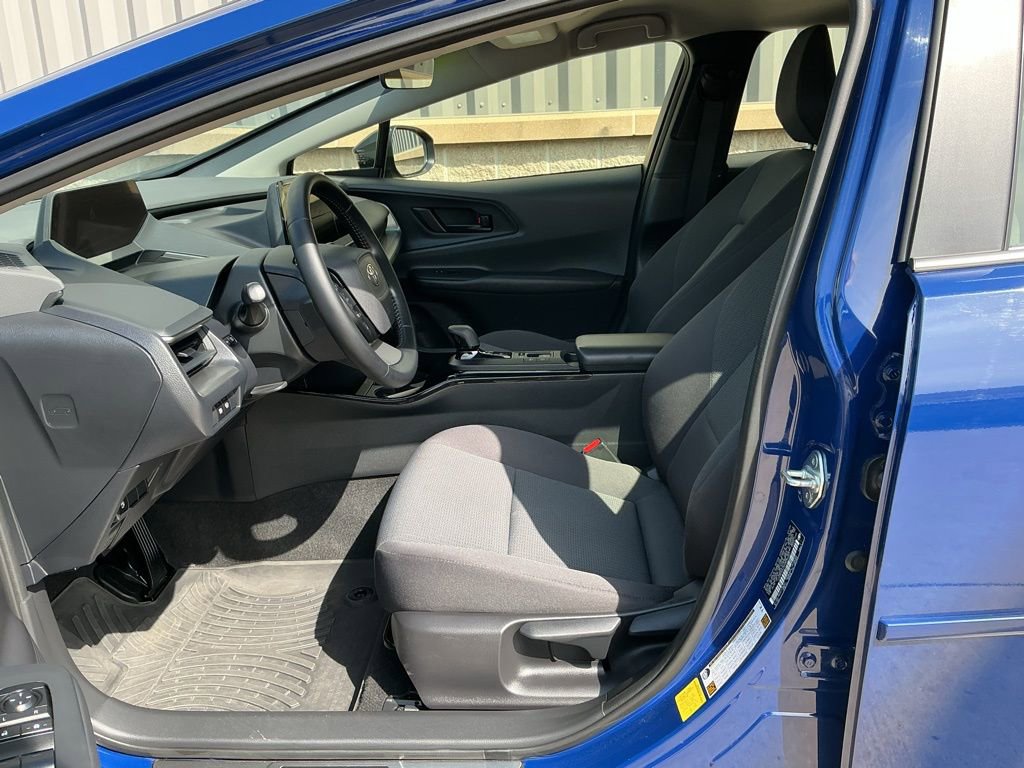 Used 2024 Toyota Prius LE image 8