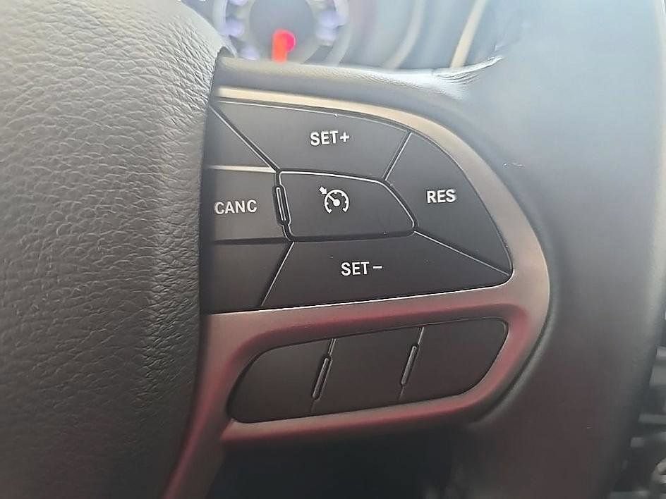 Used 2019 Jeep Cherokee Limited AWD/4WD image 19