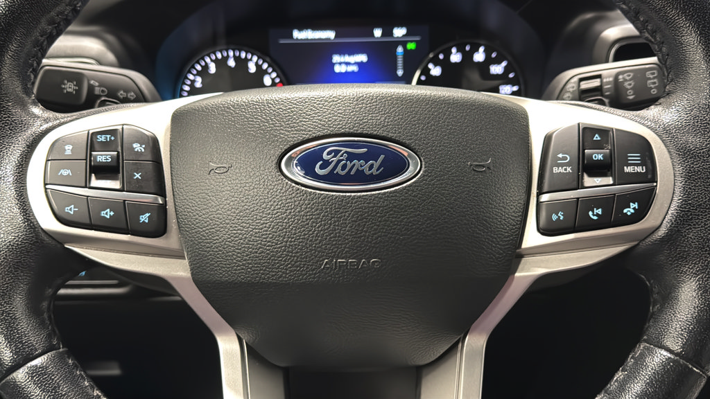 Used 2021 Ford Explorer XLT w/ Equipment Group 202A AWD/4WD image 16