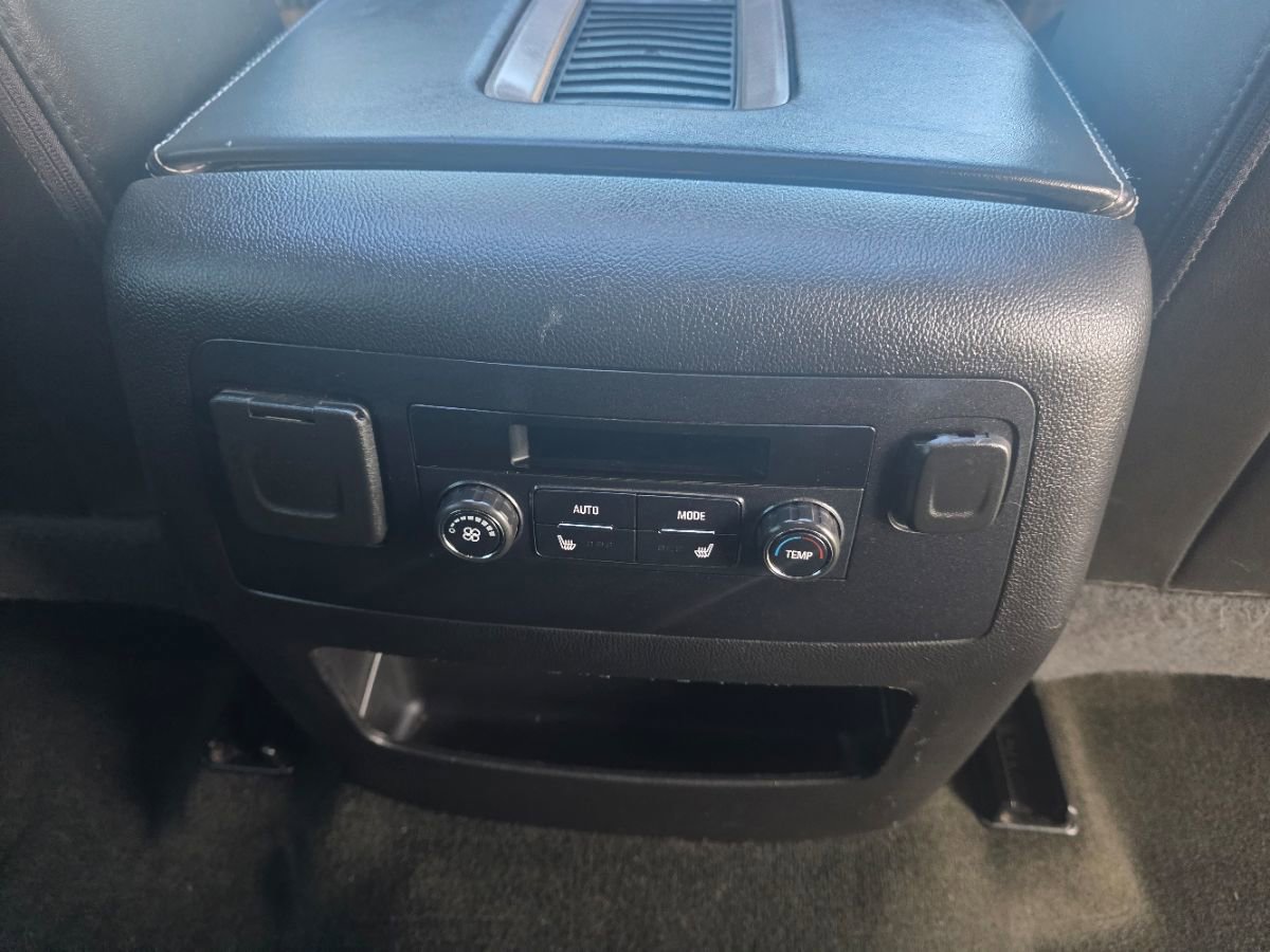 Used 2018 GMC Yukon XL Denali image 24