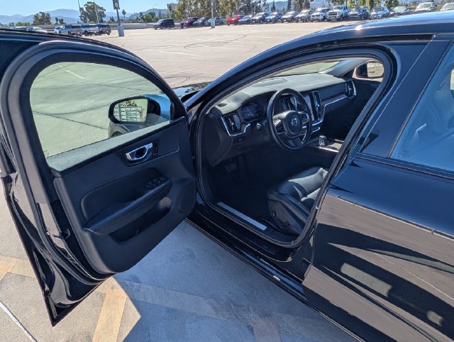 Used 2024 Volvo S60 B5 Plus FWD image 35