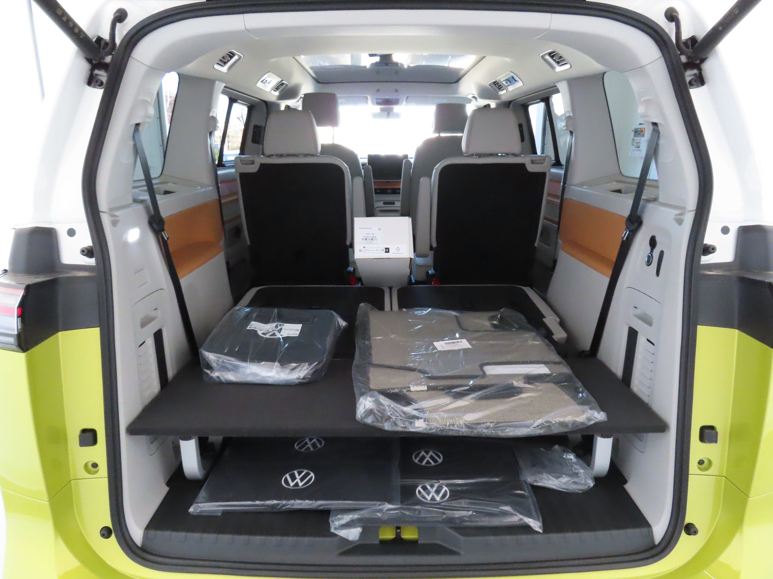 New 2025 Volkswagen ID. Buzz 1st Edition image 25