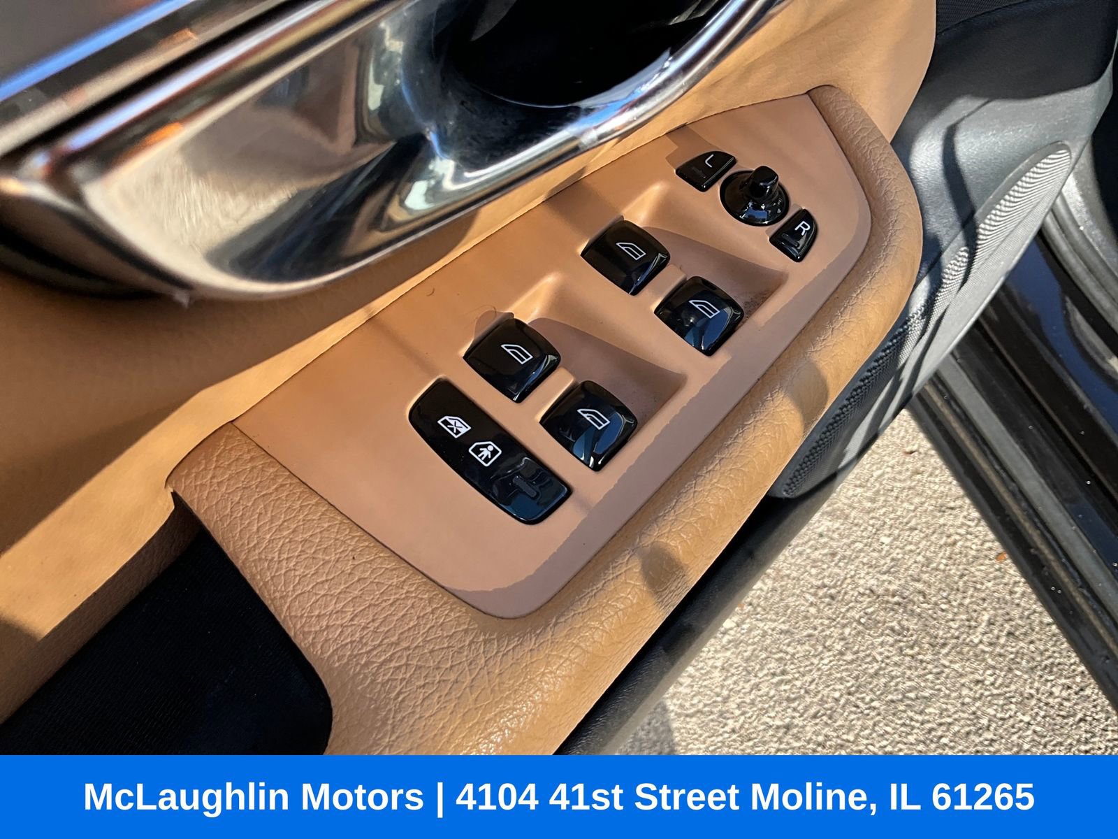 Used 2016 Volvo XC90 T6 Momentum w/ Protection Package Plus image 25