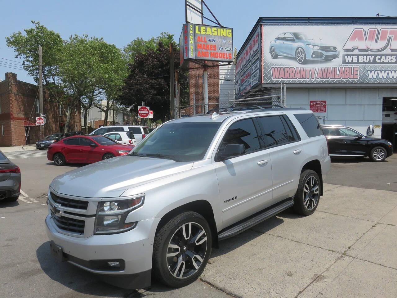 Used 2018 Chevrolet Tahoe Premier AWD/4WD image 2