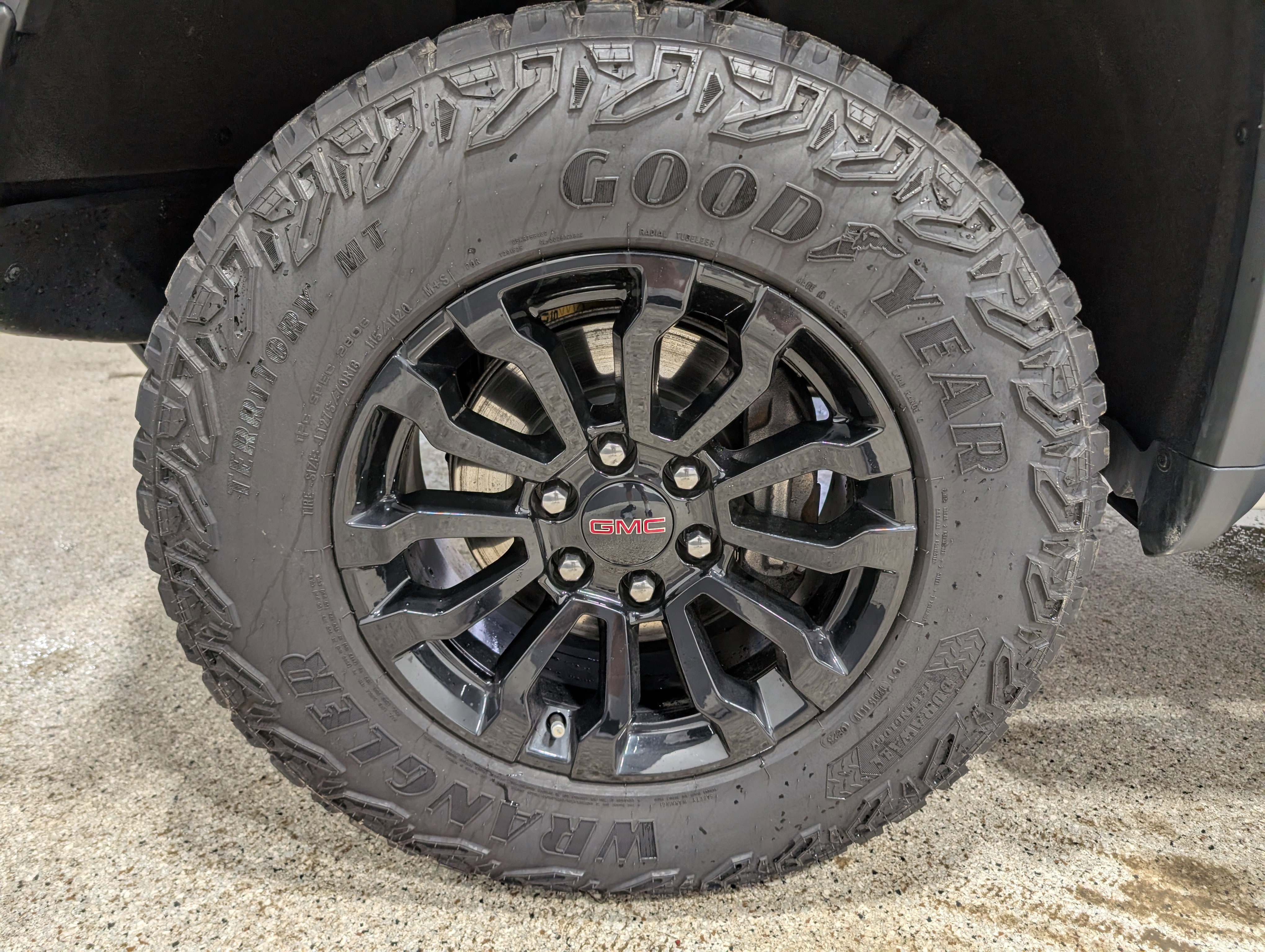 Used 2023 GMC Sierra 1500 AT4X image 12