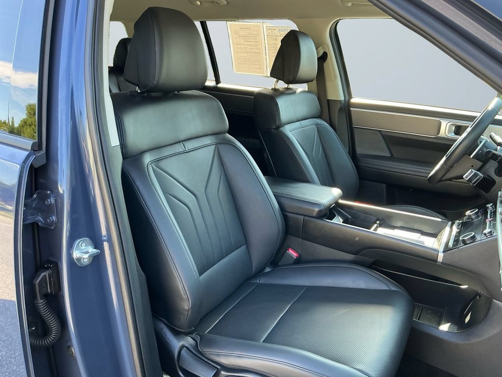 Used 2025 Hyundai Santa Fe SEL AWD/4WD image 16