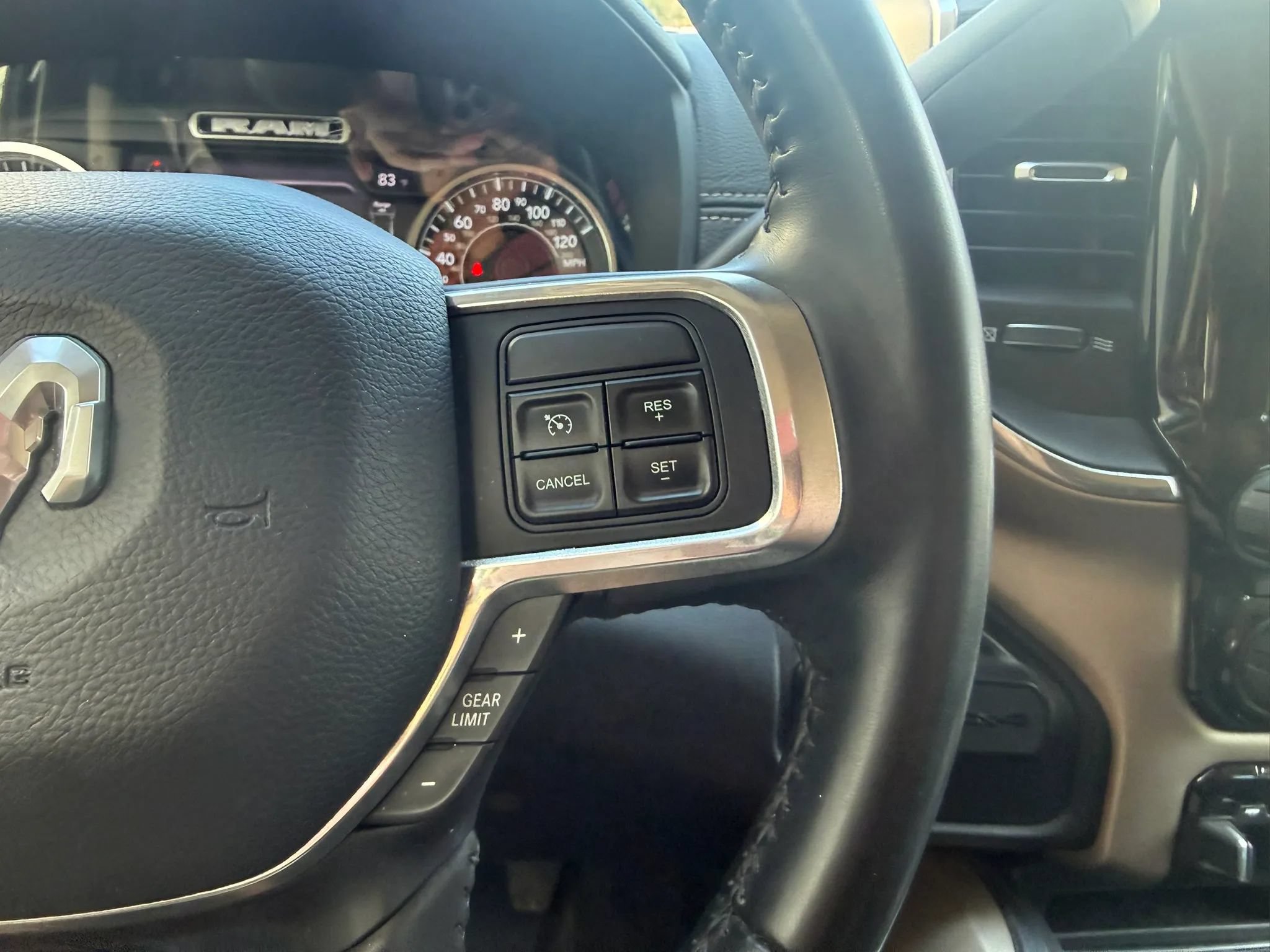 Used 2022 RAM 2500 Laramie AWD/4WD image 24