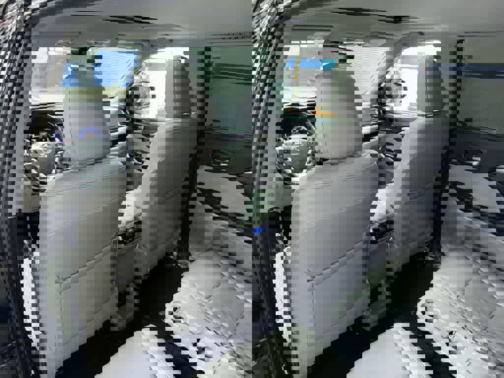 Used 2019 Toyota Highlander XLE w/ Protection Package #3 AWD/4WD image 30