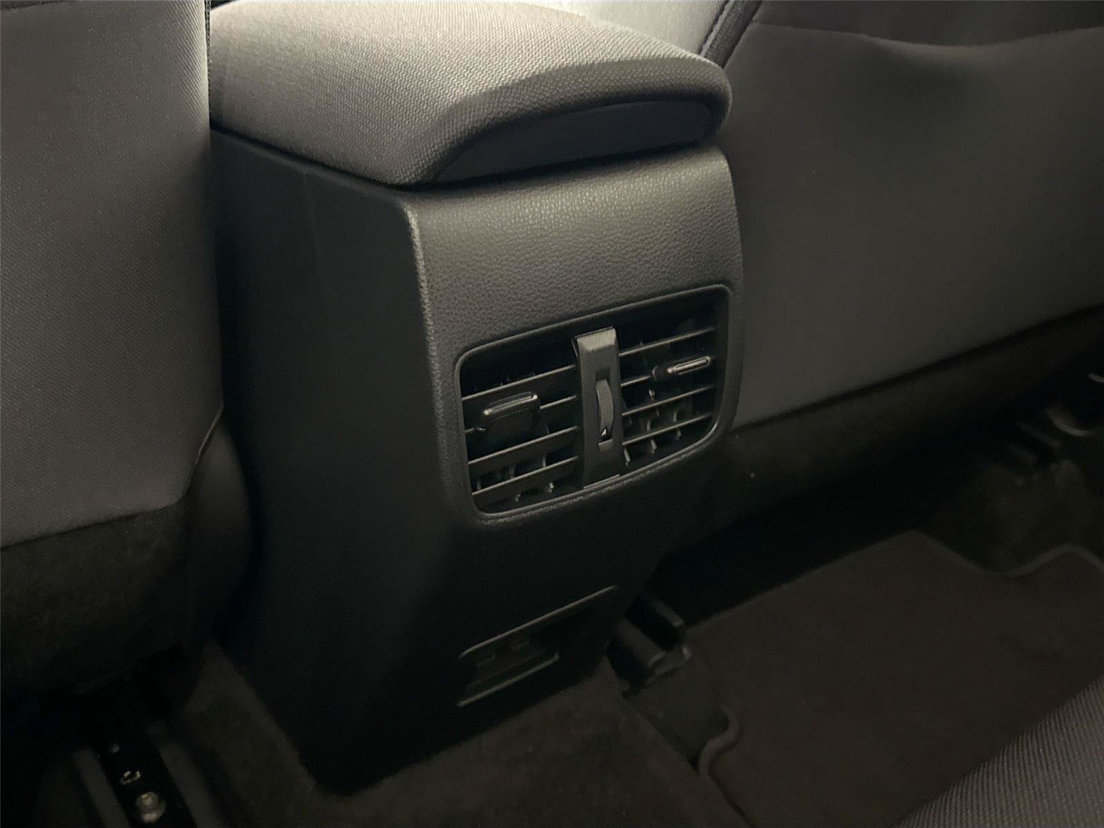 Certified 2026 Toyota Corolla Cross LE FWD image 33