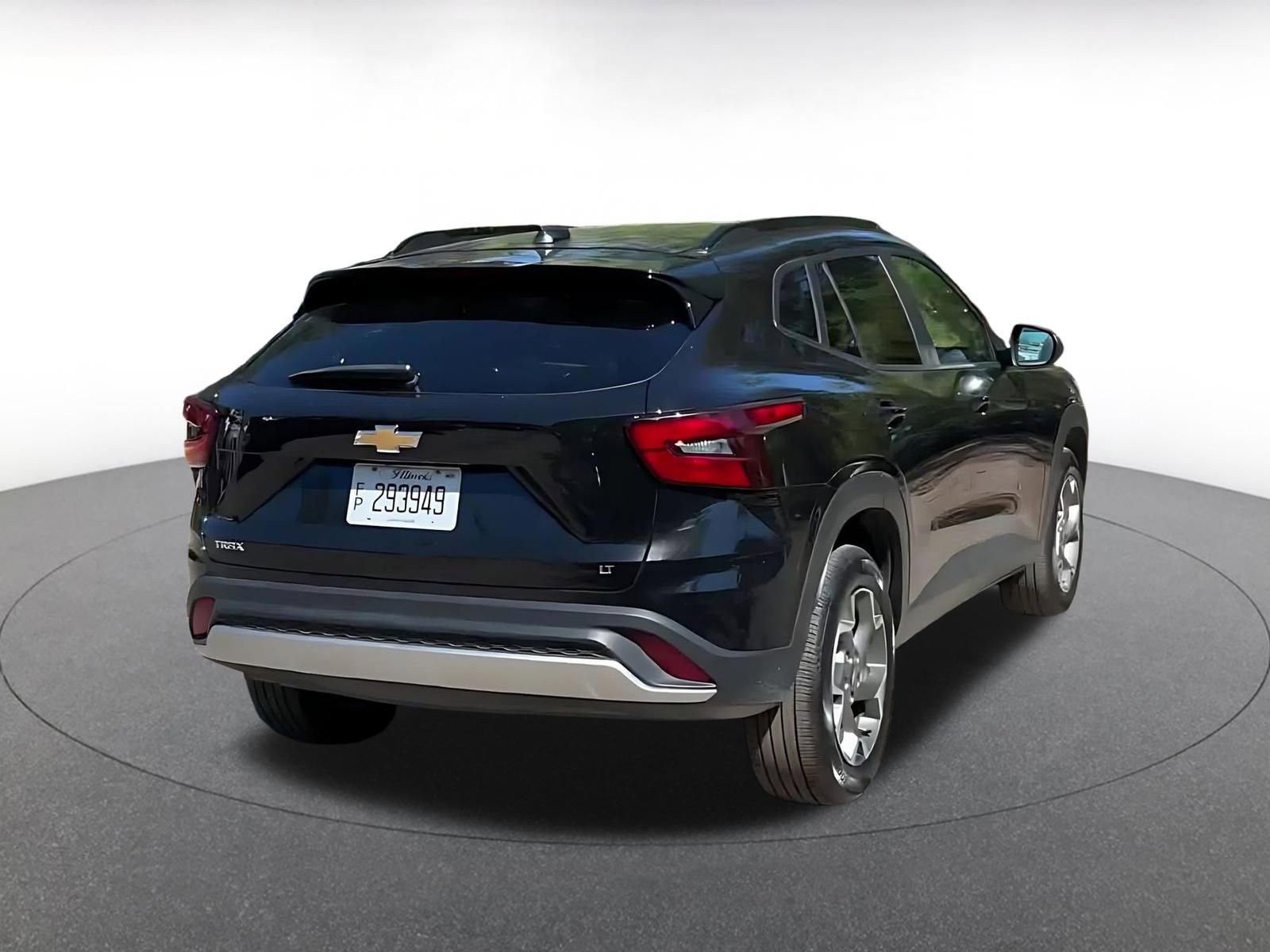 Used 2025 Chevrolet Trax LT w/ LT Convenience Package image 12